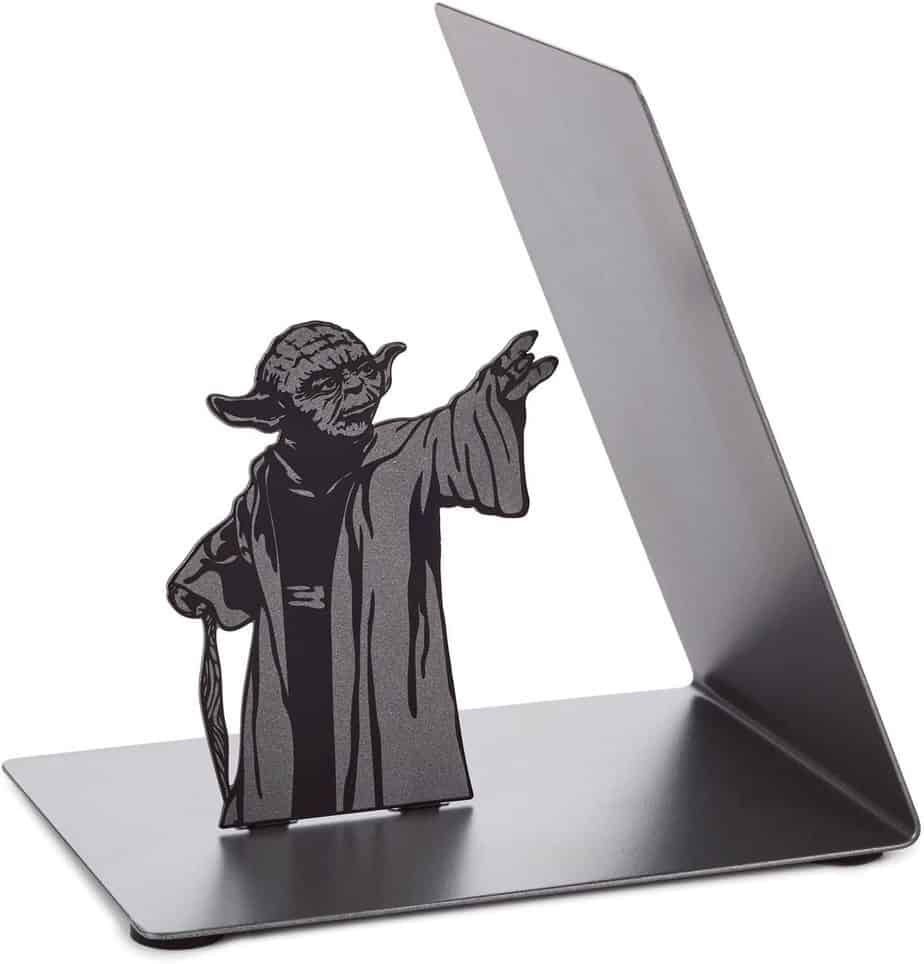 https://serviceprofessionalsnetwork.com/wp-content/uploads/2020/05/Hallmark-Star-Wars-Yoda-Metal-Bookend.jpg